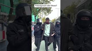 Was meint ihr 🤔👮🏻‍♂️🚨🇩🇪 deutschland berlin polizei [upl. by Atilemrac]