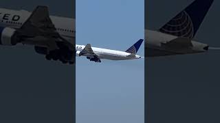 United Airlines 777200 PW4000 engines takeoff Lax on 25R [upl. by Tare]