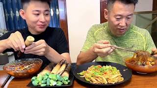 孩子做得太对了，整天挑三拣四的eating showeating challengehusband and wife eating foodeatingmukbangasmr eating [upl. by Accebor]