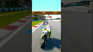 Valentino Rossi Take Action in This Race He Defend World Motogp Title by Overtake All Opponent [upl. by Anires975]