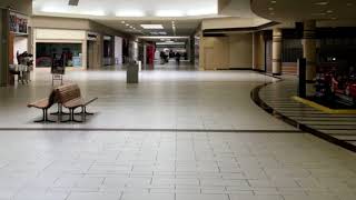 Macintosh Plus  リサフランク420  現代のコンピュー playing in an empty shopping centre [upl. by Ahsilif]