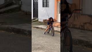 Broma😛la🚲fantástica 😄 funny humor youtube comedy [upl. by Harbot]