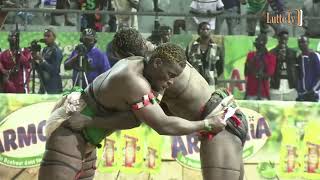 Grand Combat Armée Bou Ngueweul vs Bebe Diouldé [upl. by Airdnalahs]