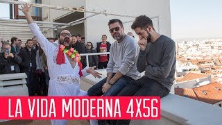 La Vida Moderna 4x56es pedir en el metro tocando air guitar [upl. by Pedaiah]