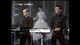 Kraftwerk  Das Model Na Sowas  ZDF German Television original transmission 29031982 [upl. by Mellicent170]