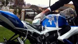 sportbike suzuki GSXR how to wash a motorcycle [upl. by Leigh]