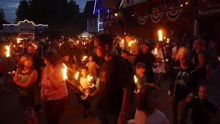 Fackelumzug mit Plohni und der Schalmeienkapelle Reichenbach im Freizeitpark Plohn 2017 [upl. by Henryetta391]