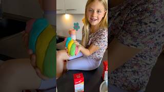 Lia macht Knete selber basteln knete lernen kinder kindervideo gesund selbstgemacht diy [upl. by Nylkoorb]