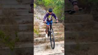 Stone cidi pe cycling Stunts 🚴🚴🚴🔥❤️👦 cycling youtubestuntviralshorts [upl. by Nilra]