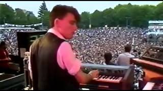 Simple Minds Someone Somewhere In Summertime Live 1983 [upl. by Thapa]