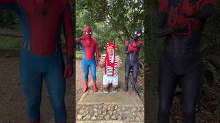 Spiderman rojo VS Spiderman negro 😱 [upl. by Jaenicke]