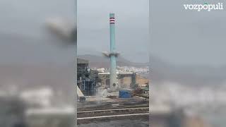 Demolición de la chimenea de la central térmica de Carboneras [upl. by Melone]