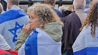 7 oktoberherdenking op de Dam Amsterdam met Israelvlag van 600 m2 [upl. by Enirbas872]