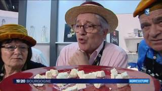 Salon de lagriculture  Question pour un glouton  le BrillatSavarin [upl. by Onimixam]