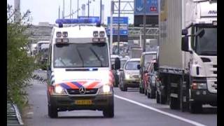 Politie Brandweer en ambulances met spoed naar groot ongeval a9 Grip  1 [upl. by Jobe150]