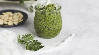 Recette  Pesto de fanes de carottes [upl. by Guevara]