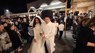 Lieby amp Roizy Breuer Jewish Orthodox Hasidic Satmar Traditional Chupah 7 rounds of Bride to Groom [upl. by Onilatac729]