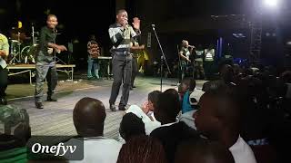 Ndinyarewo Leonard Zhakata live [upl. by Yentyrb]