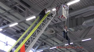 Messestand der Feuerwehr Köln auf der Messe quotEinstiegquot DeineStadtBrauchtDich [upl. by Marten829]