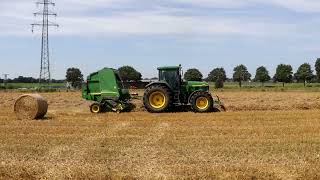 JohnDeere 7710 mit JohnDeere 592 Presse [upl. by Laet]