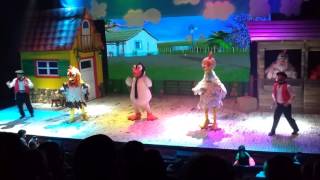 Canciones de la granja en el teatro El pingüino [upl. by Nyliuqcaj]