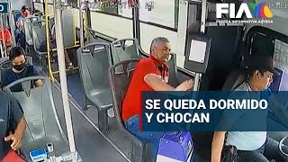 Chofer de AUTOBÚS se queda DORMIDO y provoca accidente [upl. by Pansy]