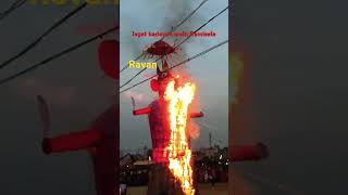 Ravan marne ke bad gira bijali current per dussehraravan dussehra ravandahan yuotubeshorts sory [upl. by Htinek636]