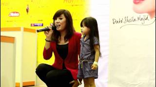 Price Tag  Shila Amzah HalFest2011 [upl. by Rett]