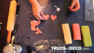 Décoration de gâteau en pâte damande  Tutoriel par trucsetdecocom [upl. by Brody788]