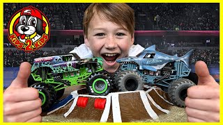 Monster Jam Toy Trucks  GRAVE DIGGER vs MEGALODON Freestyle Arena amp Racing COMPILATION [upl. by Ynabla]