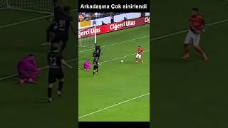 Gol atamayan Arkadaşına çok Sinirlendi 🤨 futbol mizah [upl. by Oirogerg]