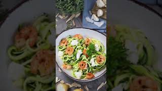 Leckere Zoodles mit Garnelen Zucchininudeln ganz einfach selber kochen [upl. by Petronille]