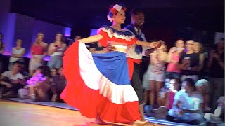 BAILE MERENGUE FOLKLORICO Edwin y Dakhóta [upl. by Nonnair]