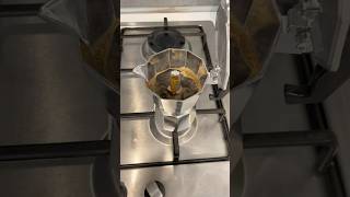 Italians make coffee in the moka pot mokapot mokapotcoffee bialetti coffeecoffee italia ASMR [upl. by Raab]