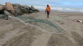 ¡Mira las Atarrayas de Pesca que hizo este Hombre y como Tirarlas en orilla de Mar [upl. by Eibrad]