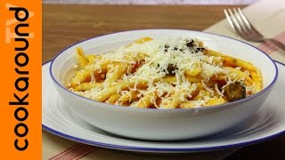 Pasta alla norma  Ricetta siciliana con le melanzane [upl. by Ahseer]