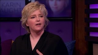 Karin Slaughter Vrouwen lopen eerder gevaar dan m  RTL LATE NIGHT [upl. by Rodie]