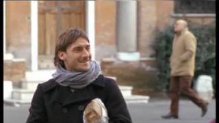 Spot Vodafone free con Francesco Totti e Ilary Blasi [upl. by Ecela]