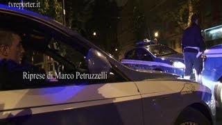 VOLANTE 113 RAPINANO UNA RAGAZZA E FERISCONO UN AGENTE ARRESTATI [upl. by Llarret674]