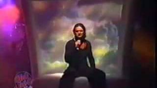 Ricardo Arjona  La Nena Otro Rollo 2003 211flv [upl. by Greenwald826]