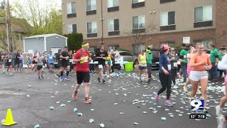 Runners and volunteers turn out in droves for Eugene Marathon [upl. by Maximilian]