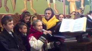 Colinde frumoase cantate de un cor de copii in Biserica [upl. by Amitaf]