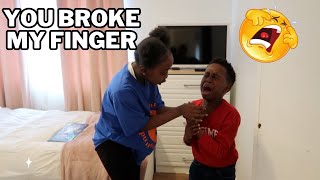 SISTER ACCIDENTLY BREAKS BROTHERS FINGER [upl. by Meeker]