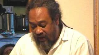 Mooji reads from the Avadhuta Gita [upl. by Doran]