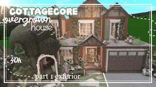 overgrown cottagecore aeshtetic home  part 1 exterior   Roblox  Bloxburg [upl. by Nessim]