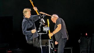 David Gilmour  Comfortably Numb quotLive at Circo Massimoquot Roma 28092024 With broken guitar strap [upl. by Enaed]