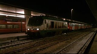 Treni serali nella stazione di Venezia Santa Lucia [upl. by Handel]