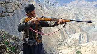 Collecting medicinal plants in the mountainsnomadic villagelife doora [upl. by Olraced]