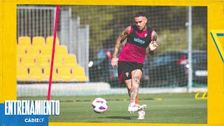 Sesión de tarde en la Ciudad Deportiva con mucho balón  Cádiz Club de Fútbol [upl. by Blanchette625]