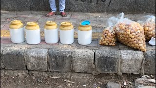 सभी के ठेले जप्त कर लिए 🙏 Delhi vada pav 😱 indian street food  vada pav girl [upl. by Daub953]